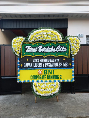 Papan Bunga Duka di Alai Gelombang
