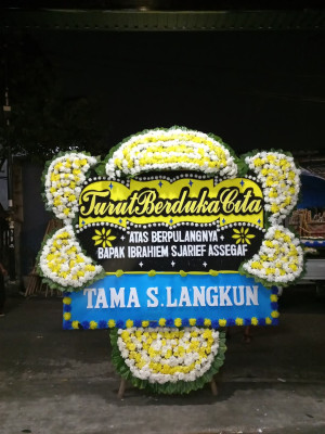 Papan Bunga Duka di Alai Gelombang