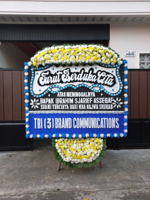 Papan Bunga Duka di Alai Gelombang